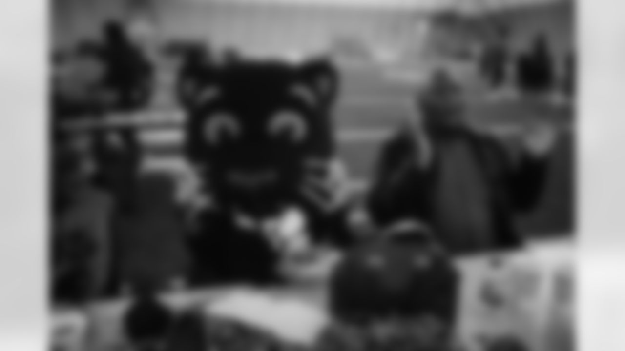 DX3_1081