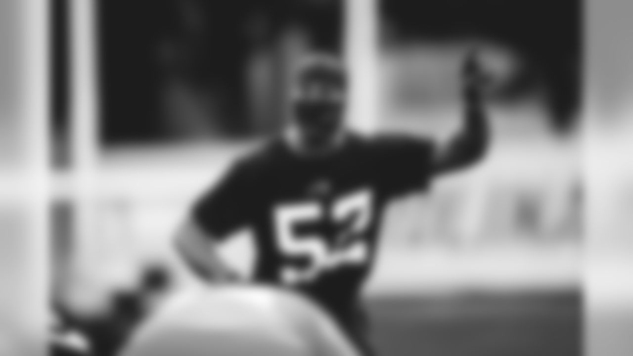 #52 Tahir Whitehead, LB