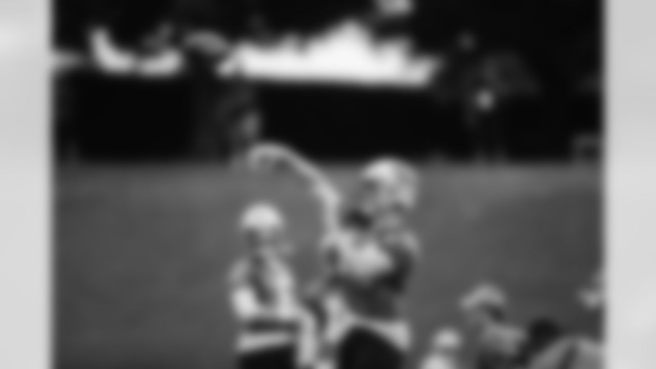 QB Sam Darnold
