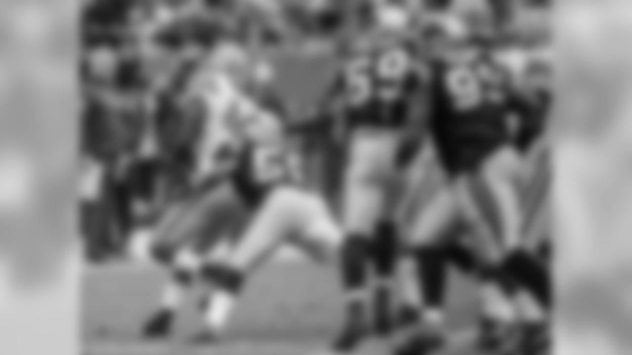 LB Luke Kuechly