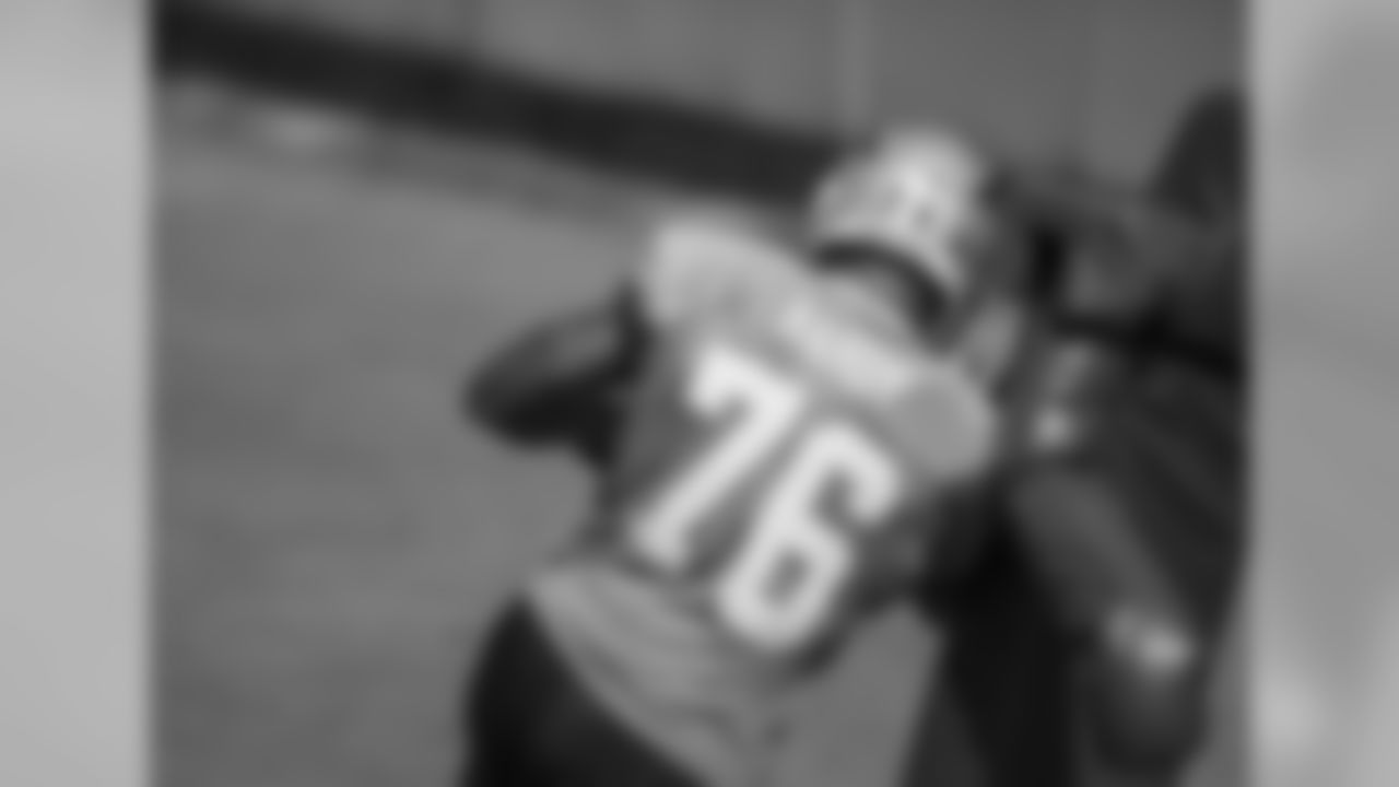 DE Greg Hardy