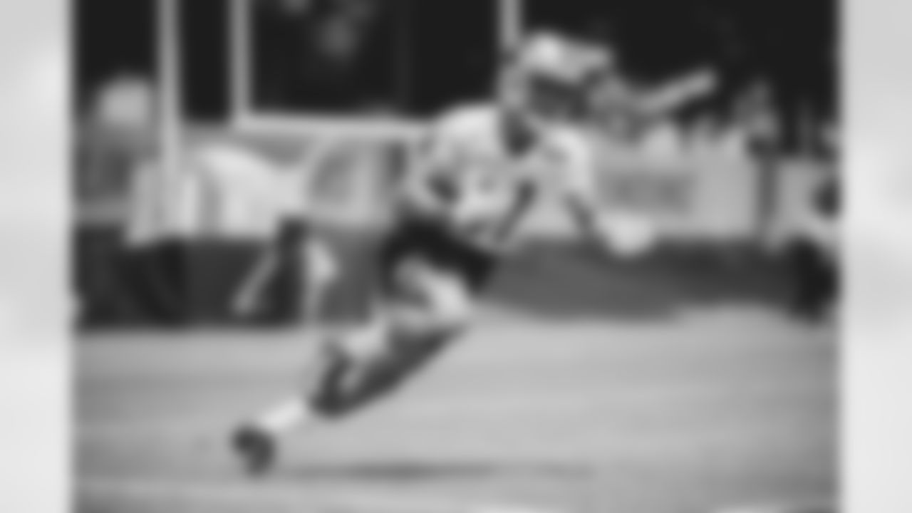 81 - WR Micah Simon