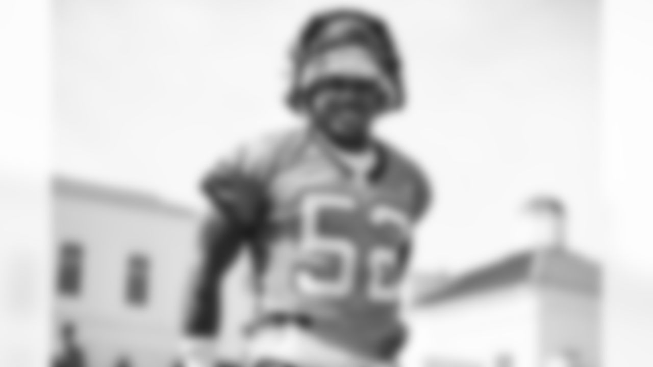 LB - 52 - Isaiah Graham-Mobley