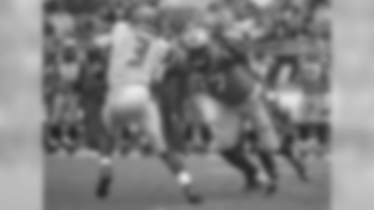 DE Mario Addison