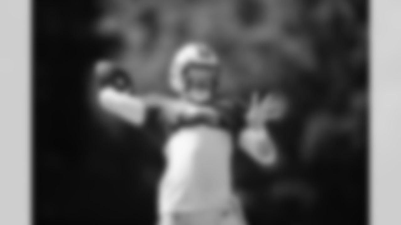 QB - 6 - Baker Mayfield