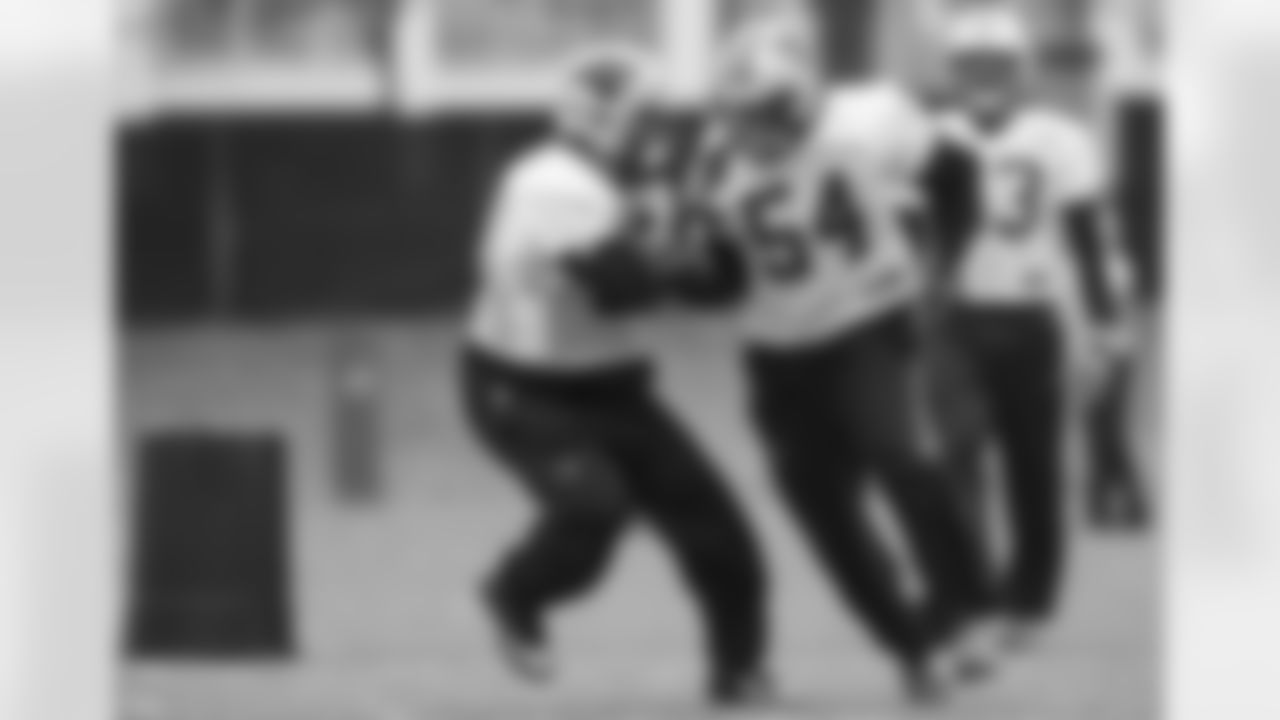 LB Jason Williams