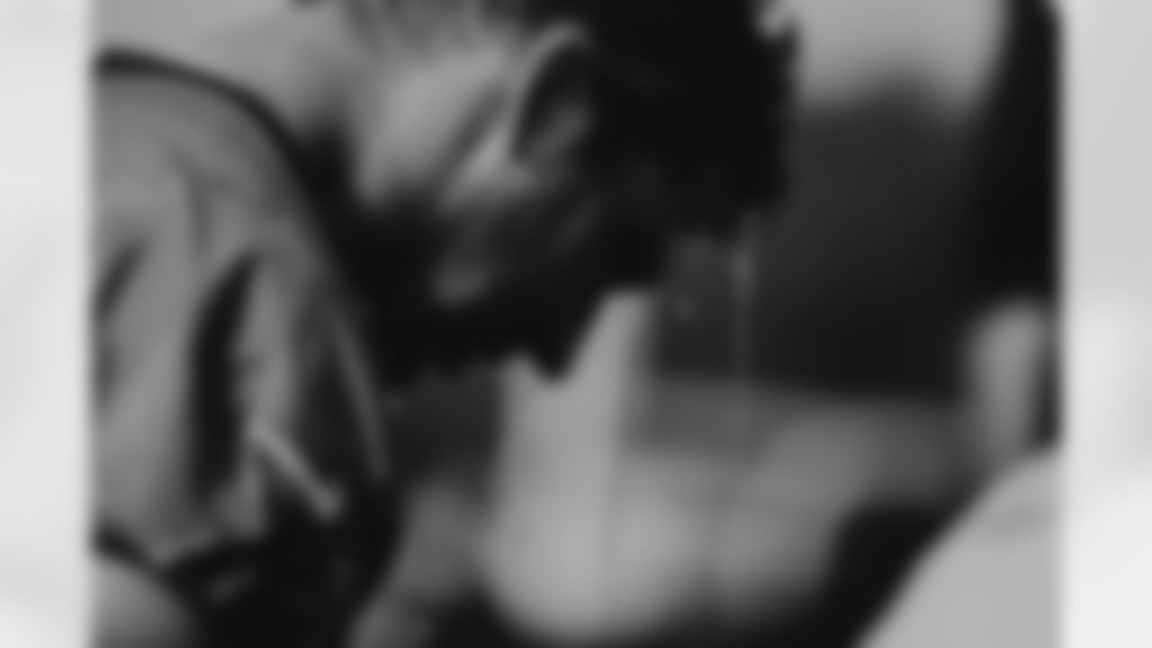 DX3_8180