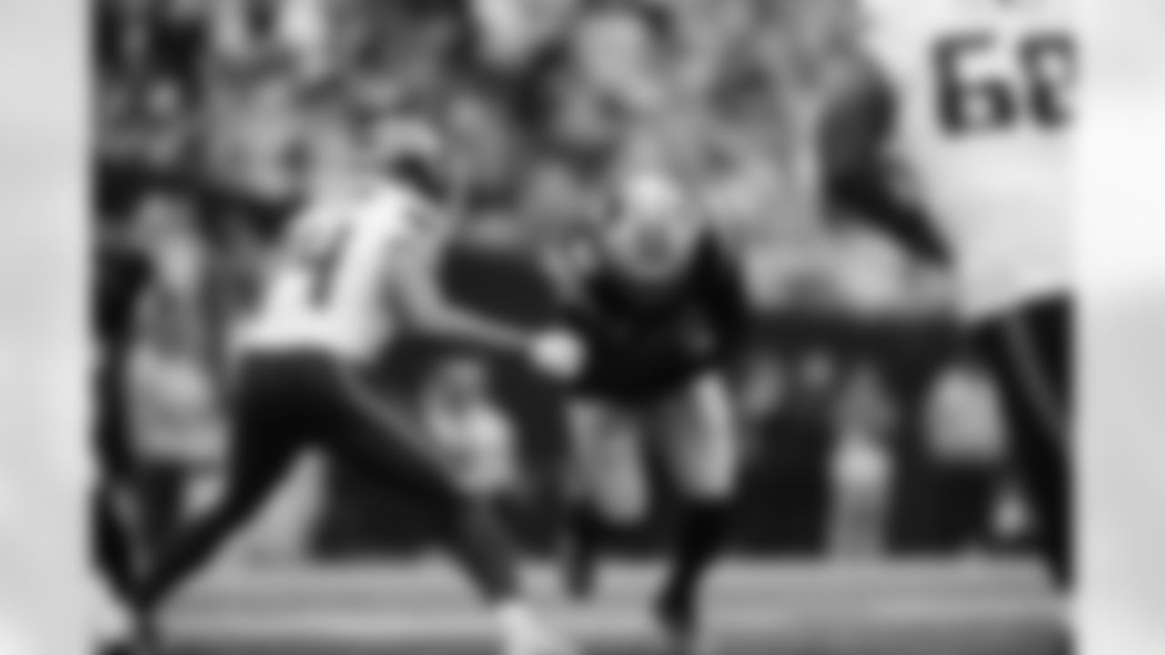 230924 In-Game Edits Seahawks-247