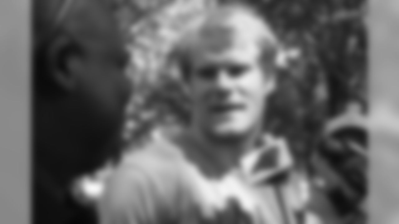 TE Greg Olsen