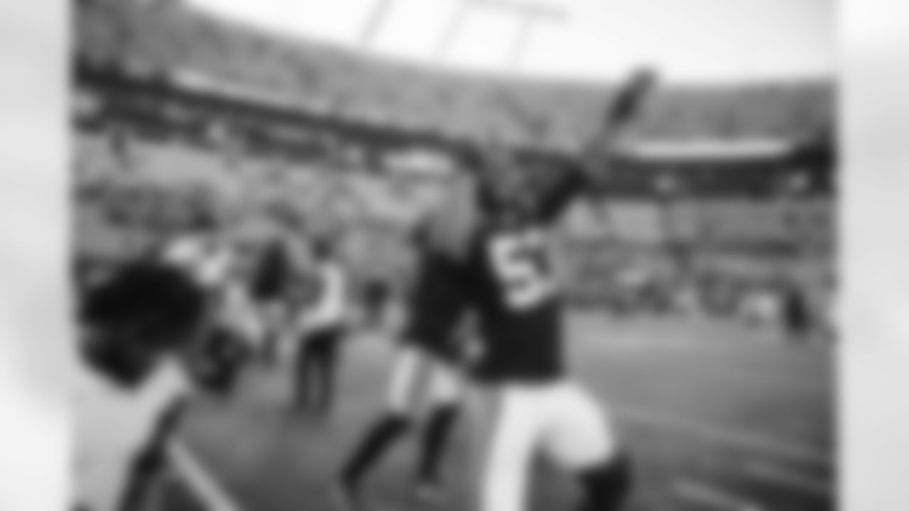 221127 Panthers vs Broncos-45