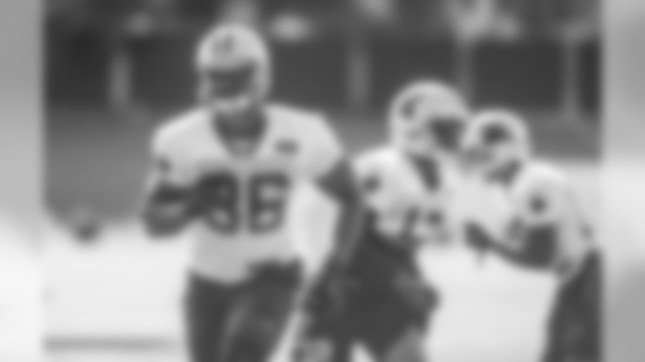 TE Brandon Williams