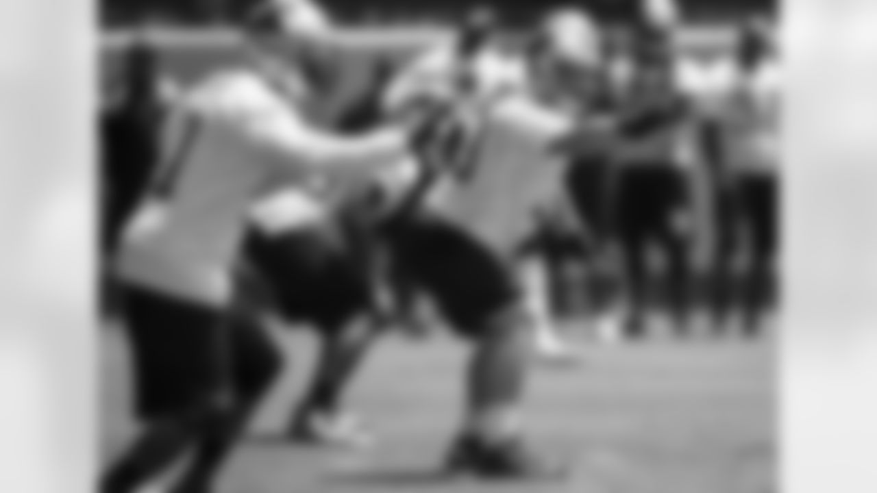 LB Luke Kuechly