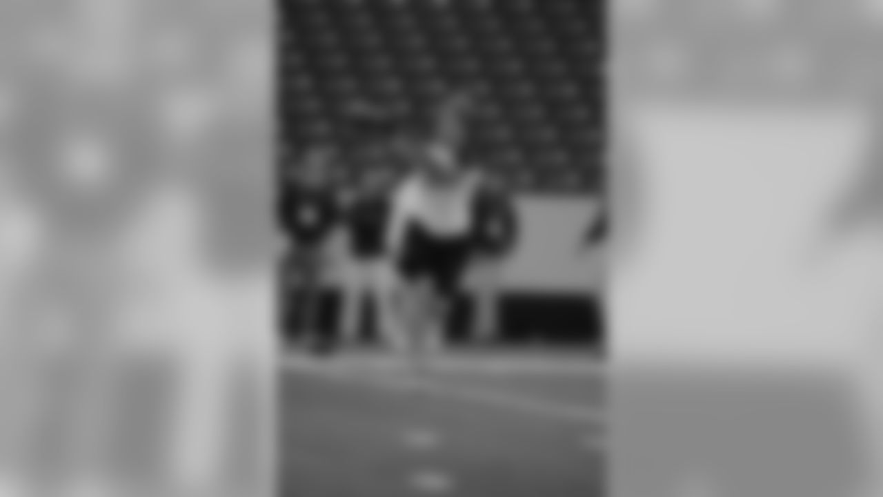 TE Greg Olsen
