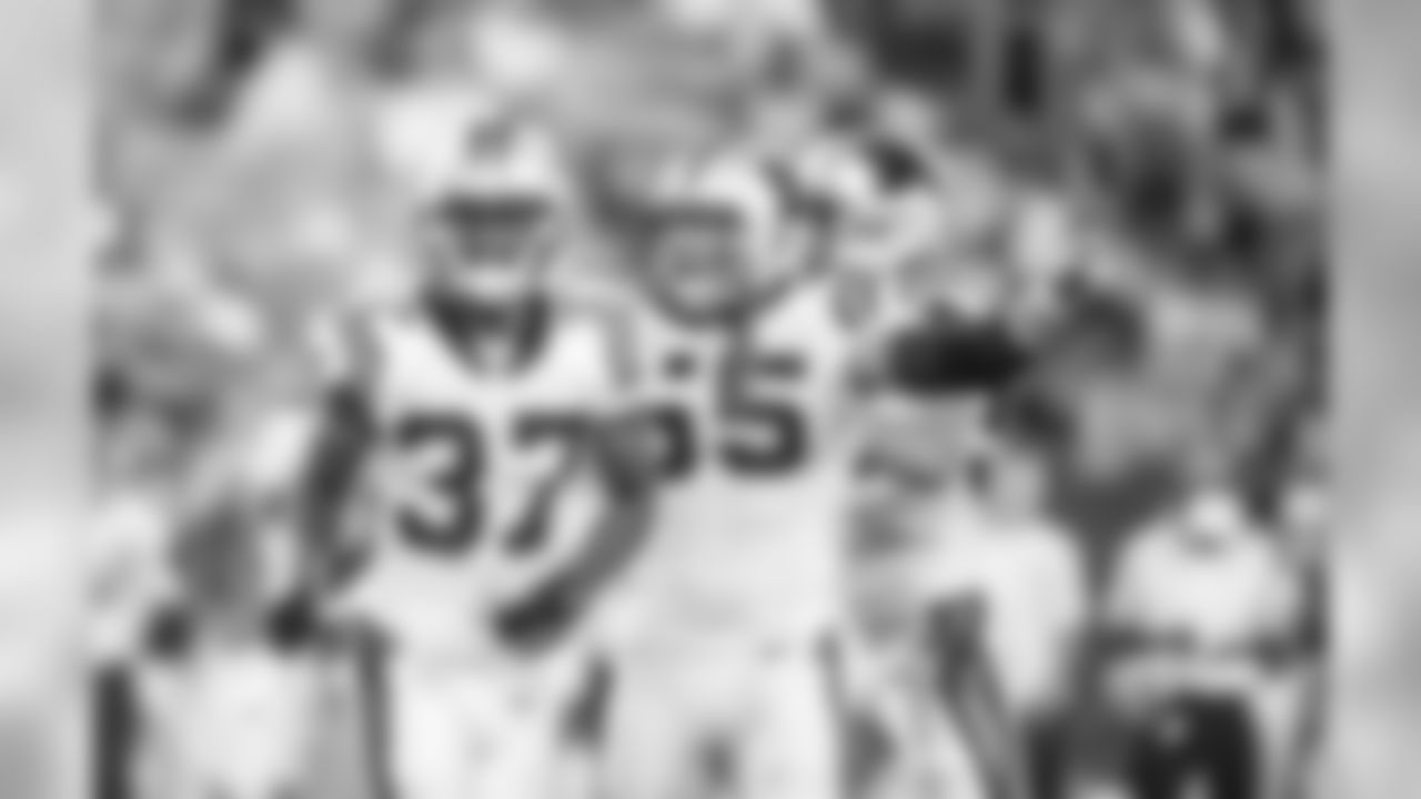 LB David Mayo