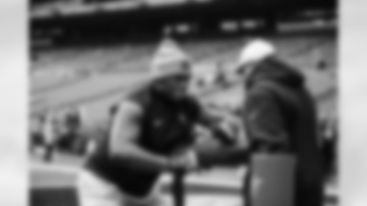 221211 Panthers at Seahawks-254