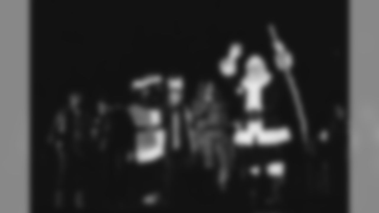 191126 tree lighting 0800