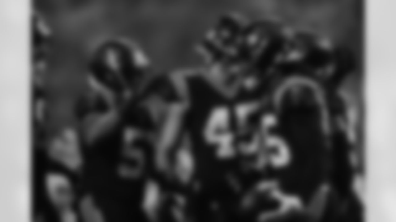 TE - 45 - Giovanni Ricci
LB - 57 - Damien Wilson