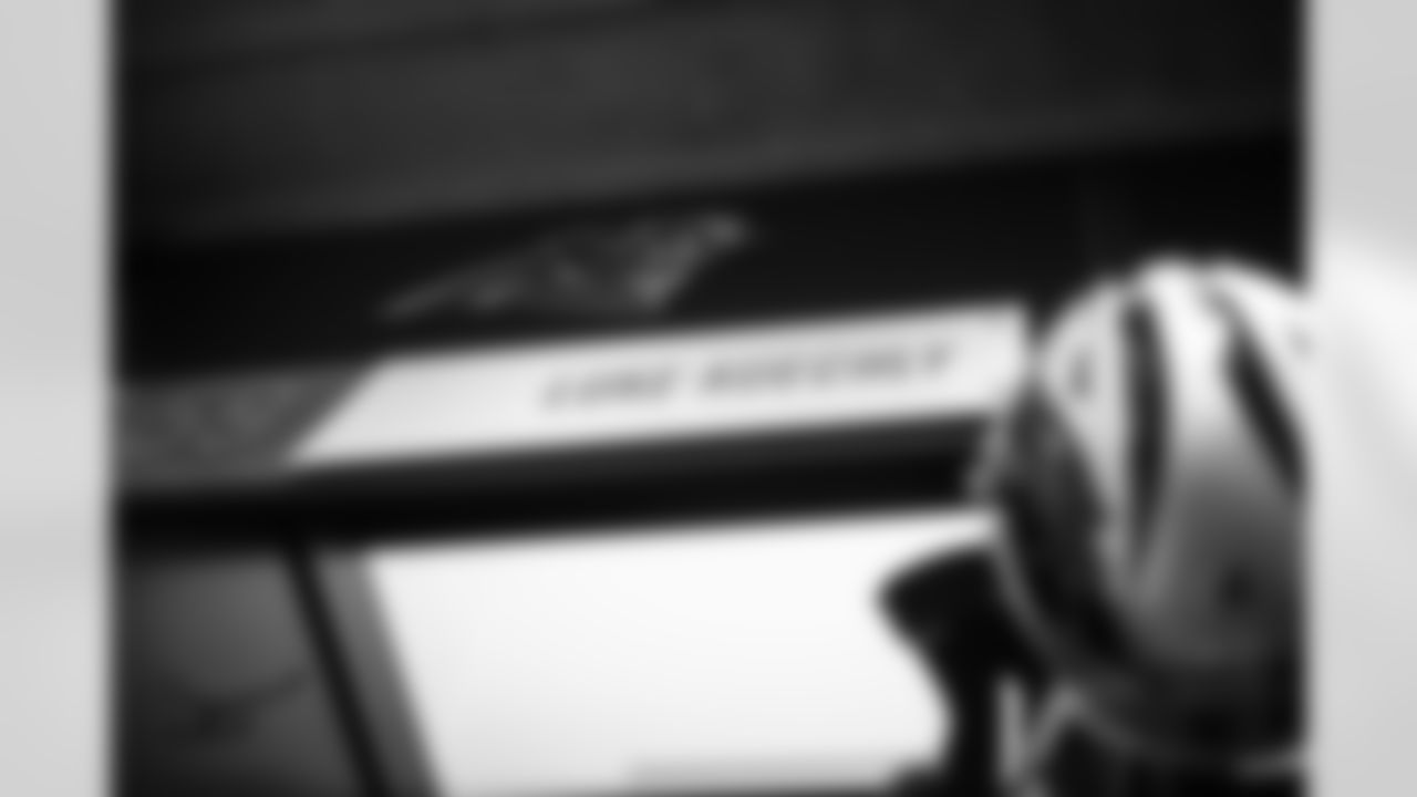Wk8LockerRoom_70