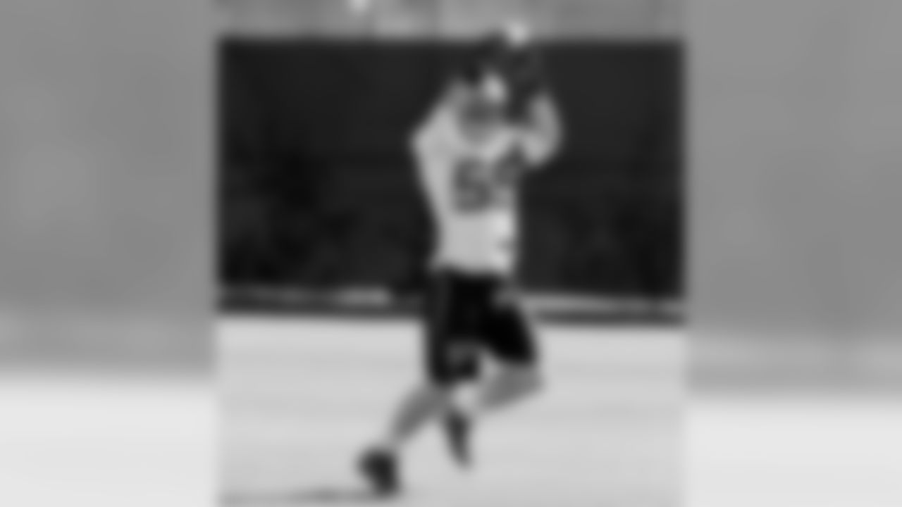 LB Luke Kuechly