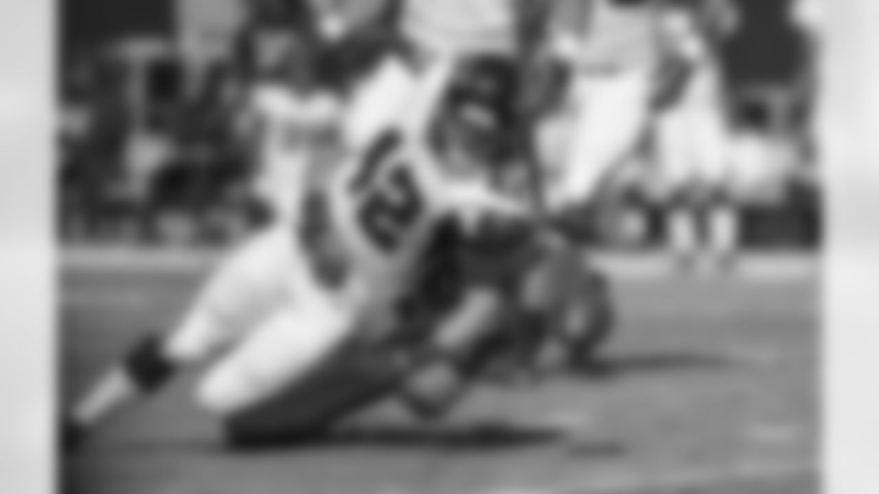 LB Luke Kuechly