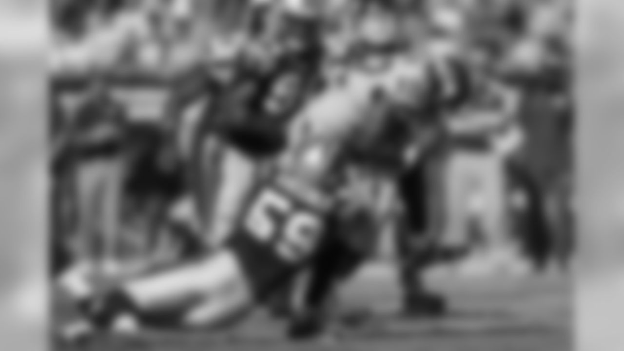 LB Luke Kuechly