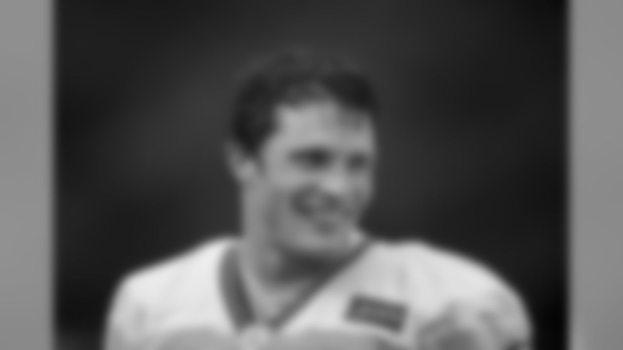 LB Luke Kuechly