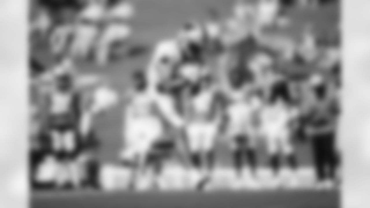 E_DX3_6837