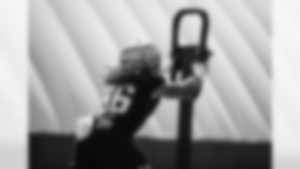 DE - 96 - Austin Larkin