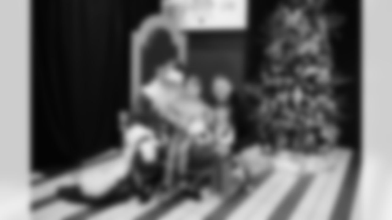 221122 TSE tree lighting 037