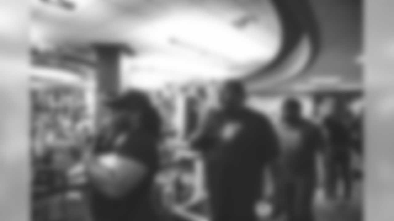 19042DraftParty_305
