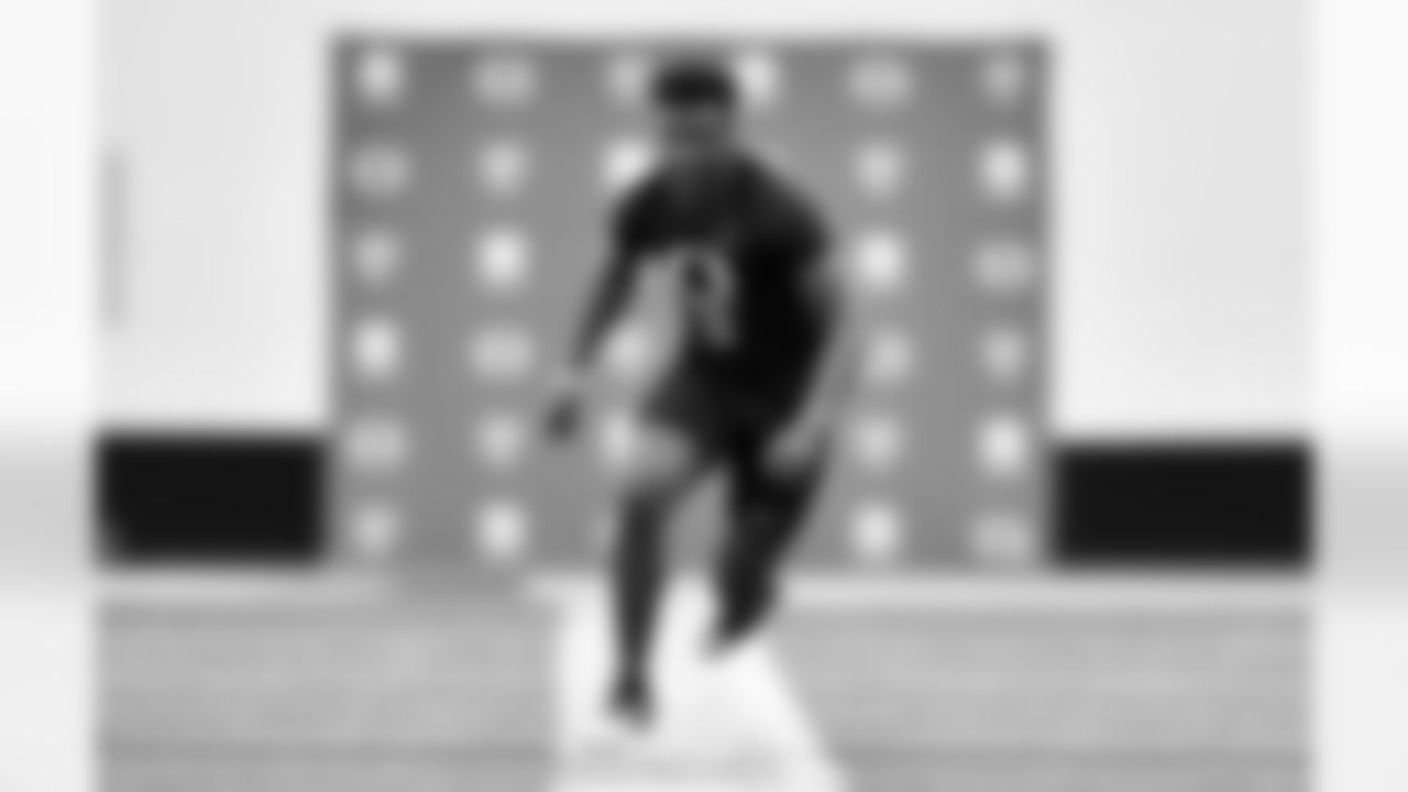 Quarterback Anthony Brown participates in a drill during Oregon's NFL Pro Day, Friday, April 1, 2022, in Eugene, Ore. (AP Photo/Andy Nelson)