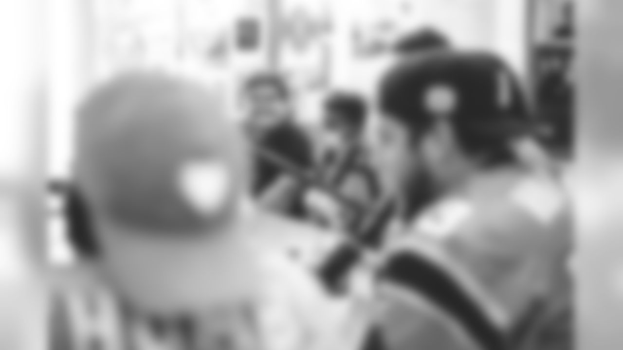 190924levine_370