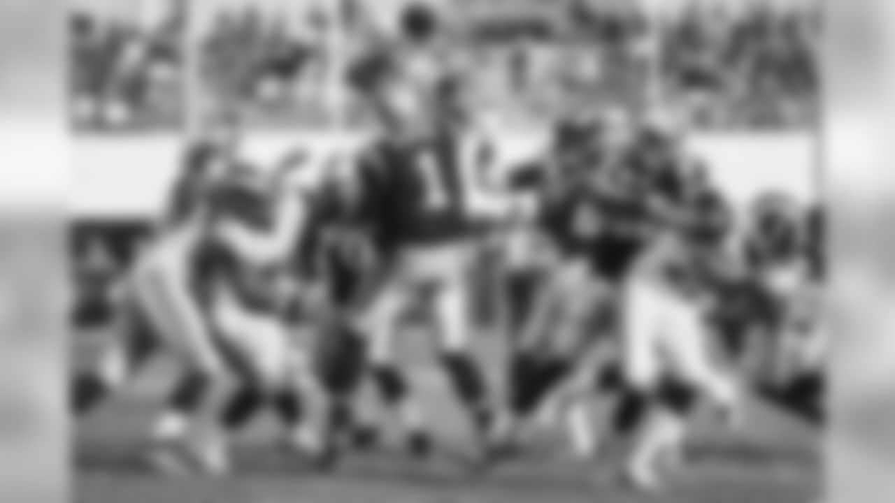 CARvslLA228_1