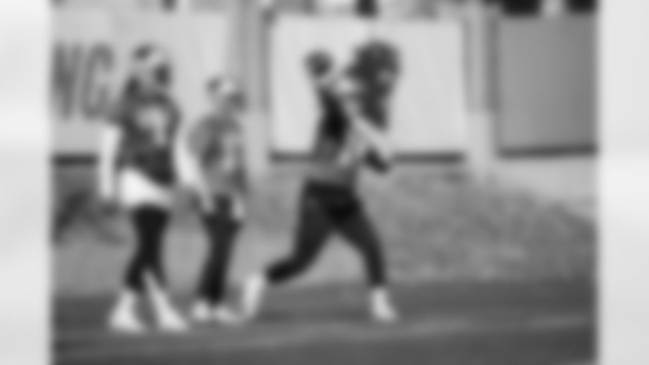 DX3_2142