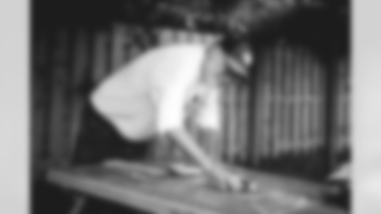 E_DX3_2556