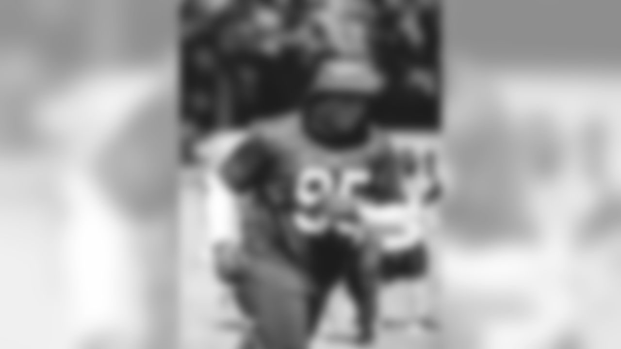 #95 Derrick Brown, DT