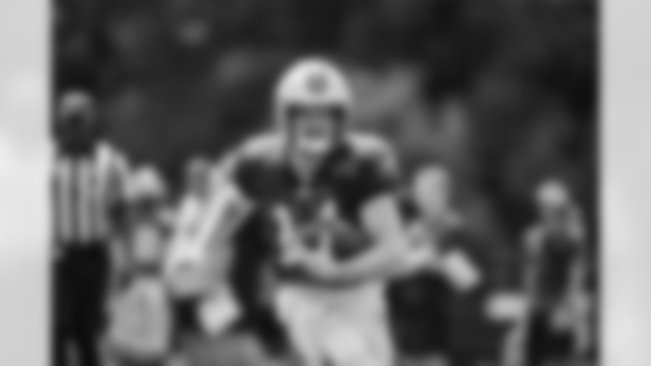 QB - 14 - Sam Darnold