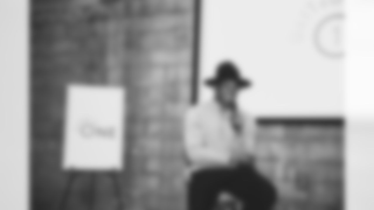 190312CamNewton_UnitedAs1_12