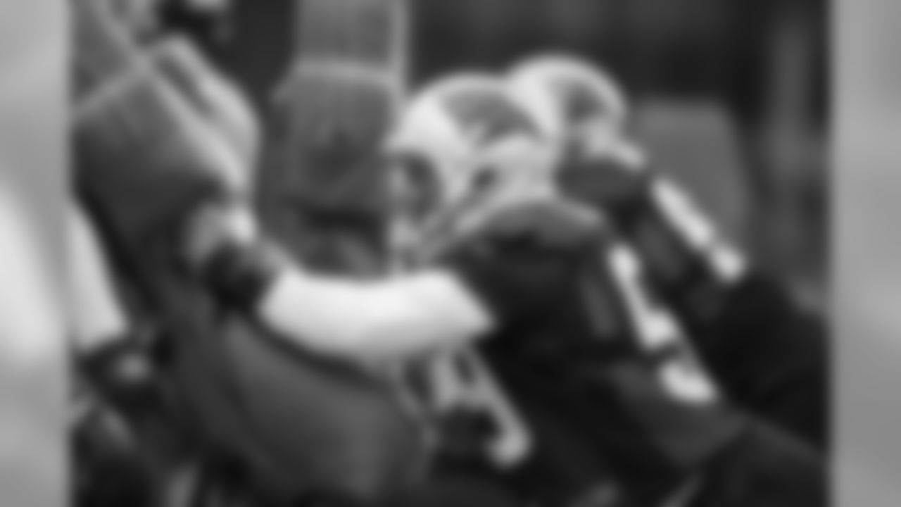 LB Luke Kuechly