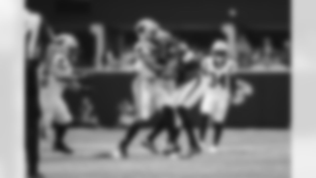 E_DX3_2912