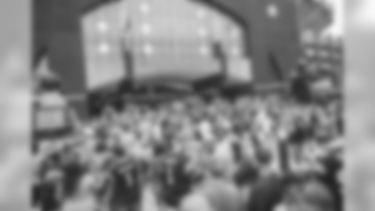 190425 draft party 057