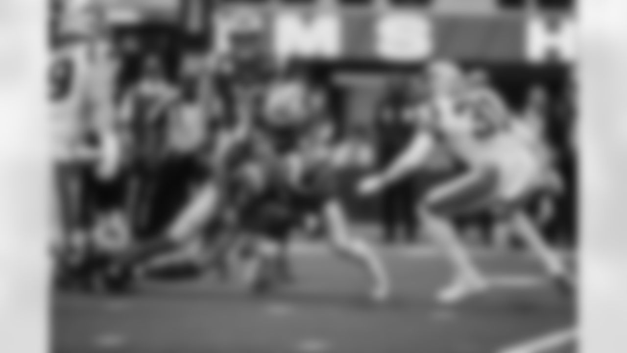 221016 Panthers at Rams-276
