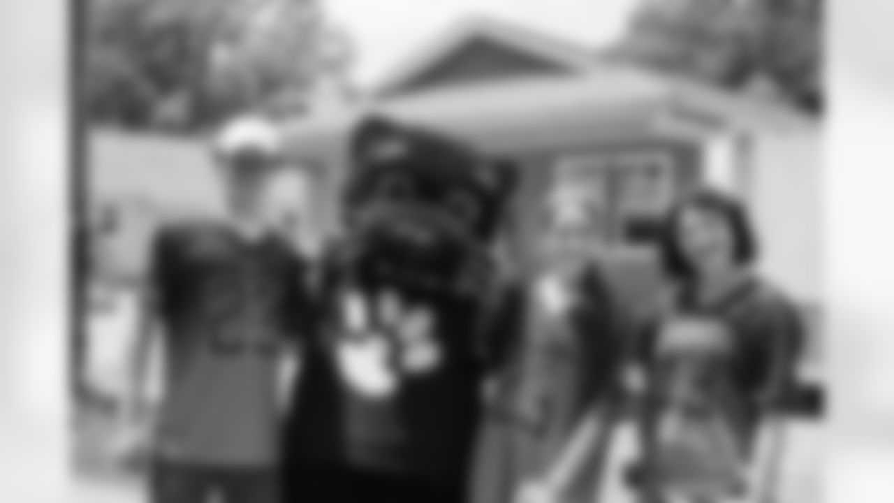 230615 Bryce Young Habitat for Humanity Project-044