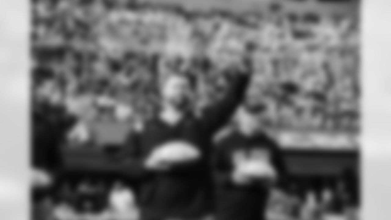 221127 Panthers vs Broncos KJ-258 Large