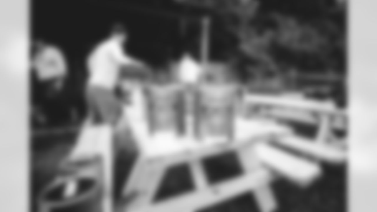 E_1D3_1061