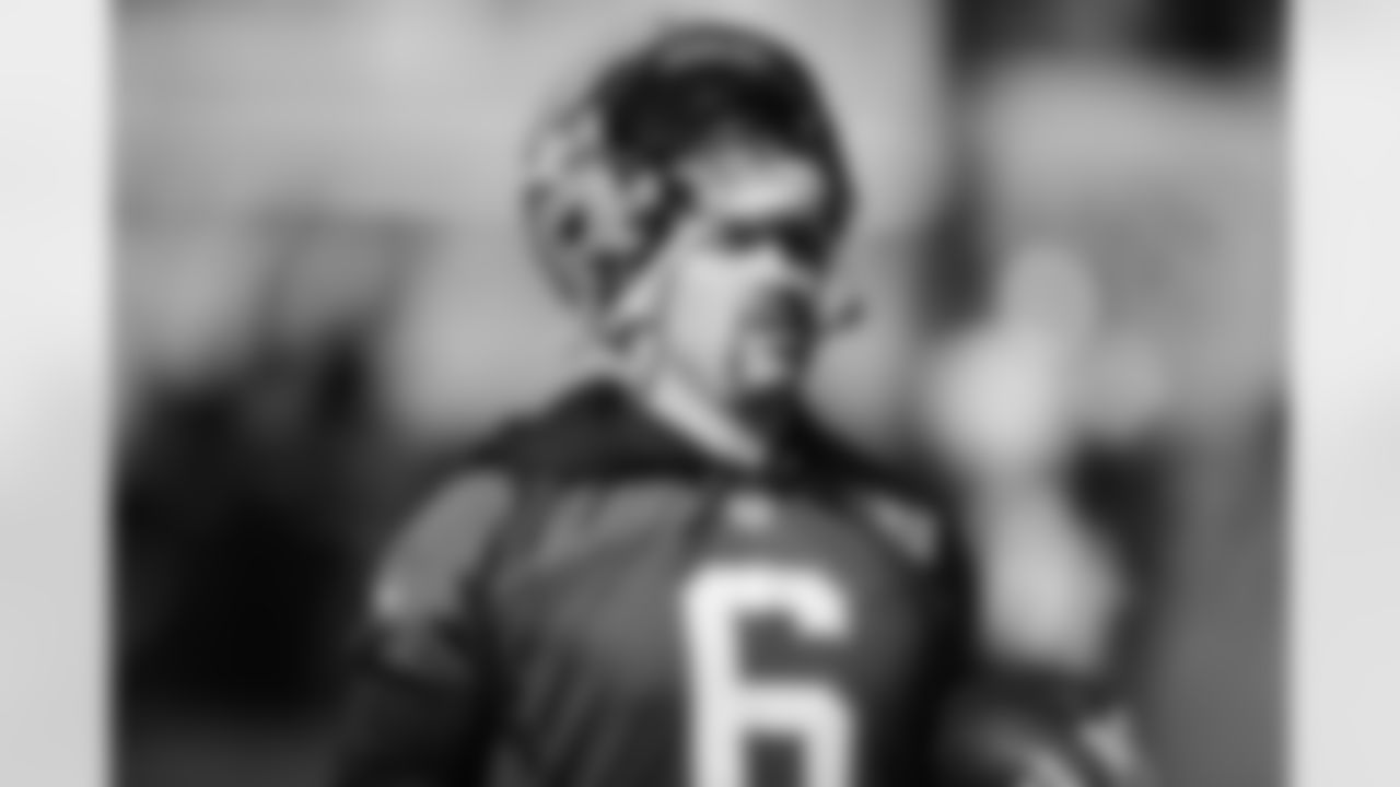 QB - 6 - Baker Mayfield