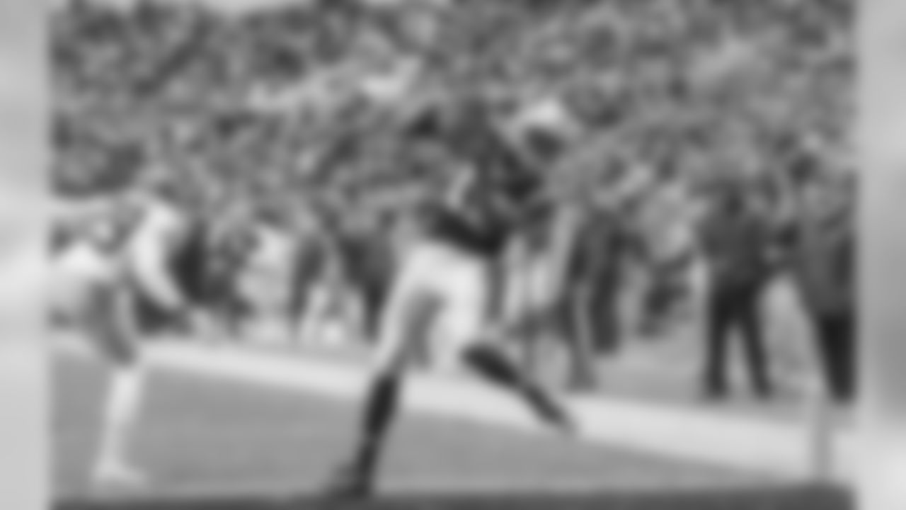 Carolina Panthers play against Washington on Sunday, November 22, 2015.