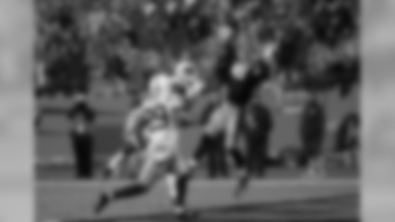 TE Greg Olsen