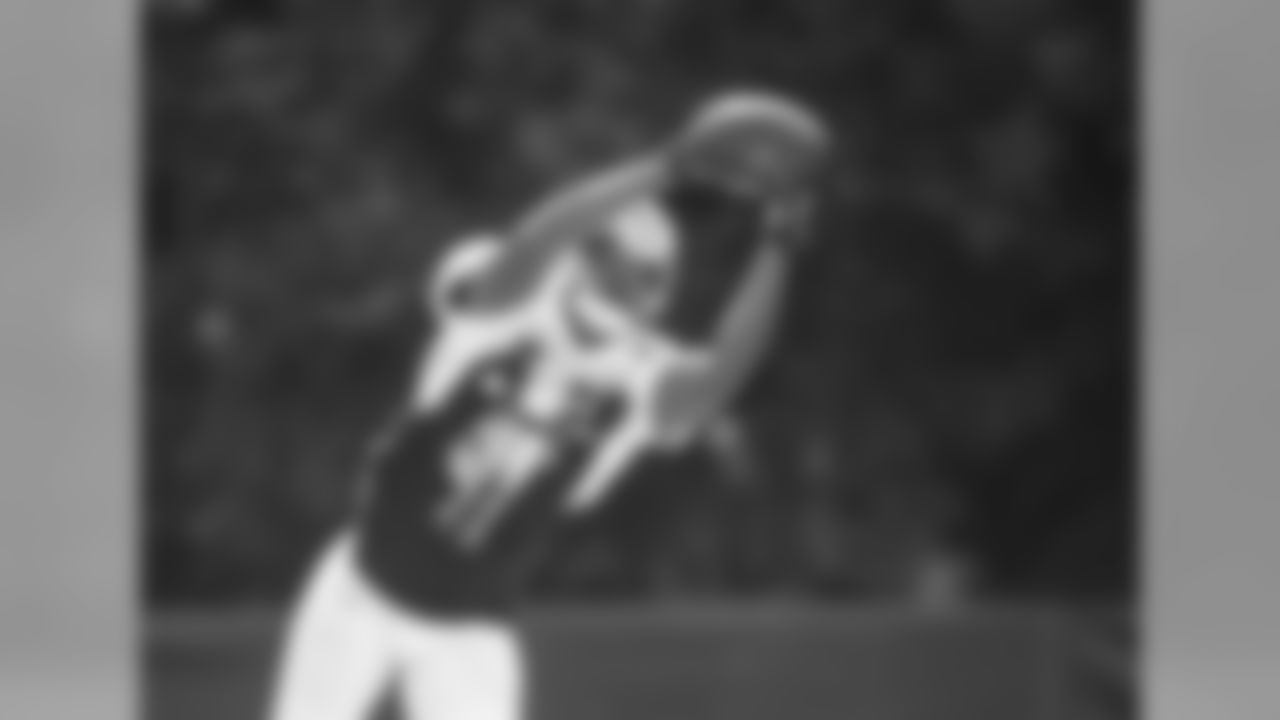WR Tavarres King