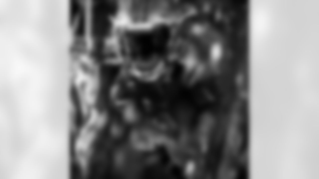 BlackUniforms_57